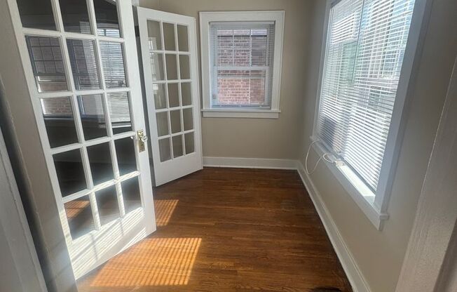 Radcliffe Apts. (3716 Dodge St.)