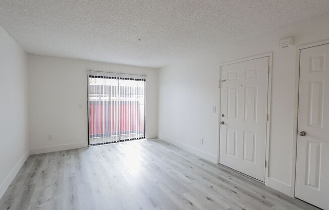 1 bed, 1 bath, 564 sqft, $1,425, Unit 61