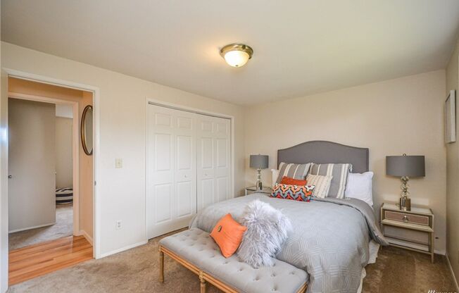 5 beds, 3 baths, $3,900