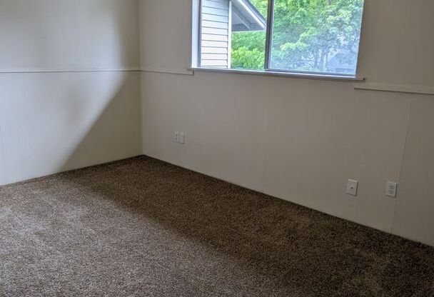 3 beds, 1.5 baths, 1,500 sqft, $1,893, Unit 2712-3