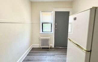 2 beds, 1 bath, $1,195, Unit G6