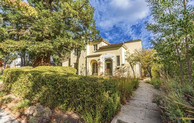 Welcome to this stunning 4 bedroom, 3 bathroom home in the desirable Palo Alto, CA.