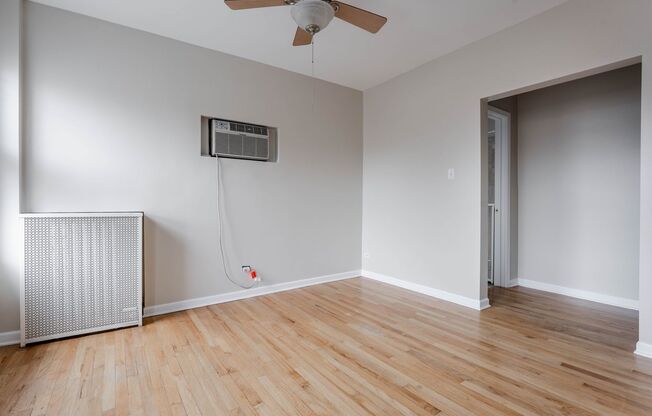1 bed, 1 bath, 450 sqft, $1,595, Unit 4715-23S