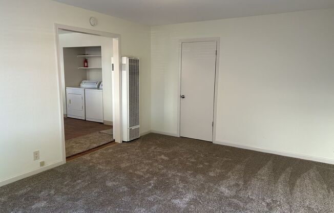 2 beds, 1 bath, 832 sqft, $2,050, Unit Unit 1