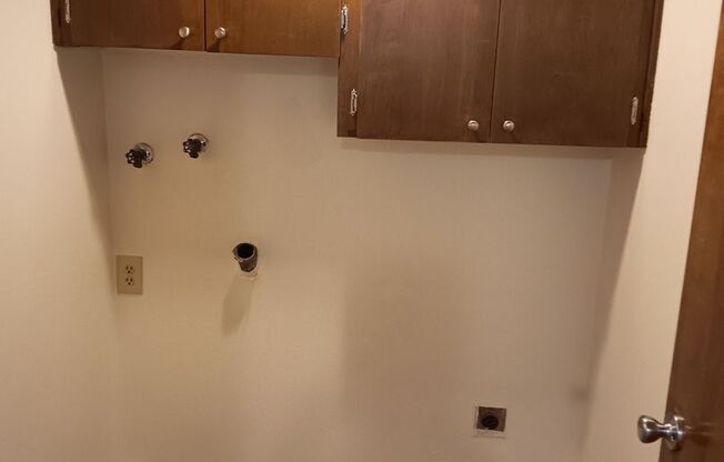 3 beds, 1.5 baths, 1,300 sqft, $2,399, Unit 214-788B