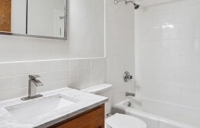 2 beds, 1 bath, 1,000 sqft, $1,350, Unit 2201-103