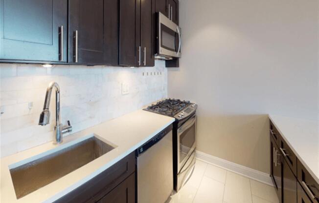 2 beds, 2 baths, $7,695, Unit 24H