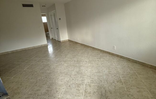 1 bed, 1 bath, $1,795, Unit 211