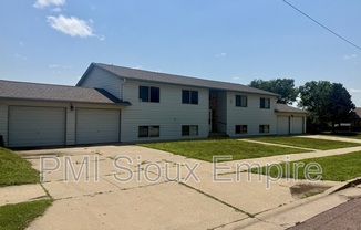 1101 E 9 ST