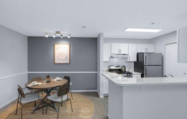 2 BED - 1 BATH | Dining Area