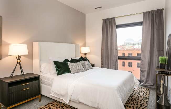 Arterra KC Bedroom White Bed