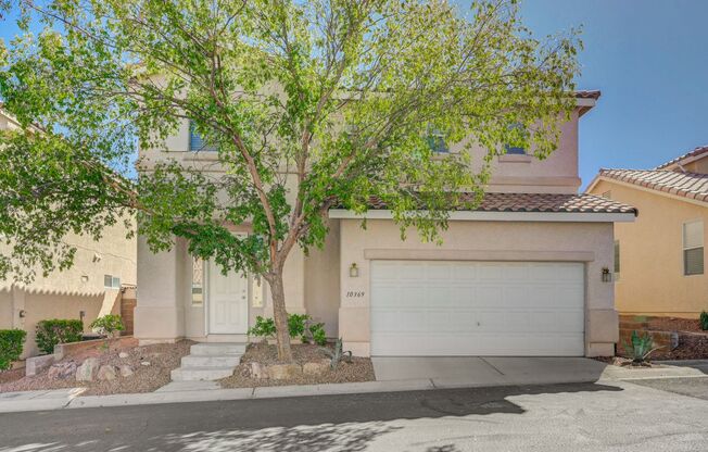 Spacious 3-bedroom with huge loft, 2.5-bath home located in the gated Stonecliff community