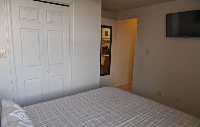 1 bed, 1 bath, 500 sqft, $925, Unit Unit 2