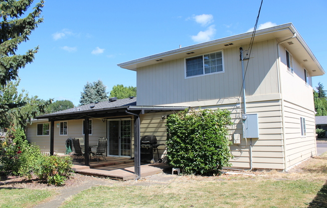 Spacious 4 Bed 2 bath Home! 500.00 of first full months rent with 12 month lease.