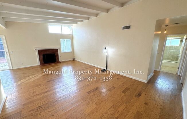 Beautiful 3-Bed, 2 Bath Mission Fields Home in Carmel-by-the-Sea with Modern Kitchen and Hardwood Floors