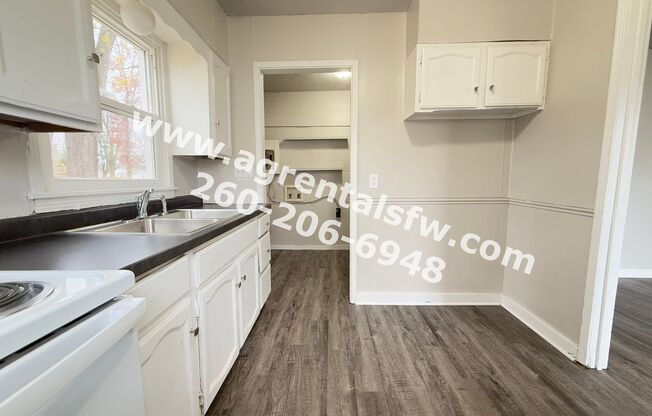 3 beds, 1 bath, $950