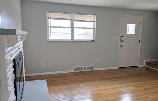 Beautifully Kept 4 Bedroom House next to Universal Park