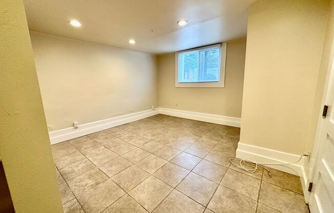 S0180 - Pettygrove Apartments