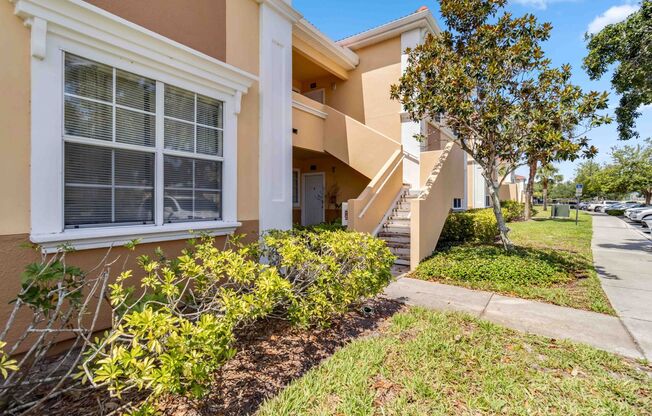 2/2 condo available now for annual lease