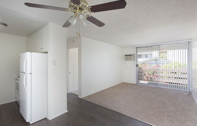 1 Br in the La Mesa Area with AC, Parking, & More
