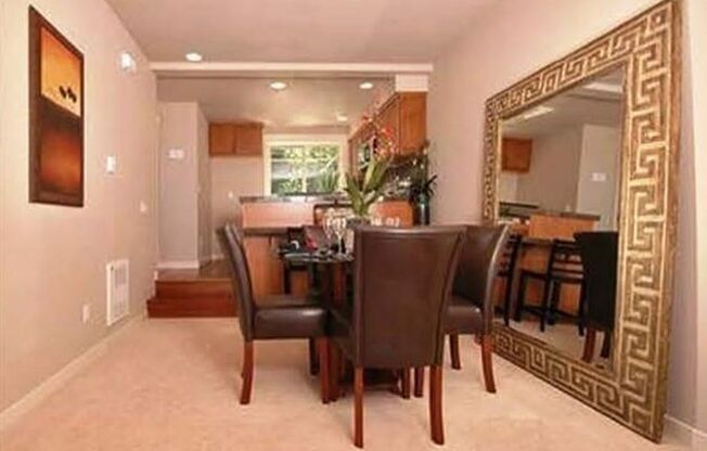 Beautiful townhouse 3 beds 2.5 baths.