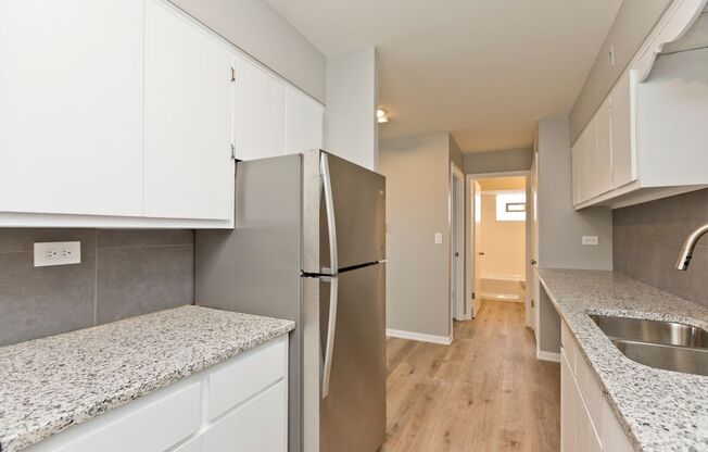 1 bed, 1 bath, $1,100, Unit 6