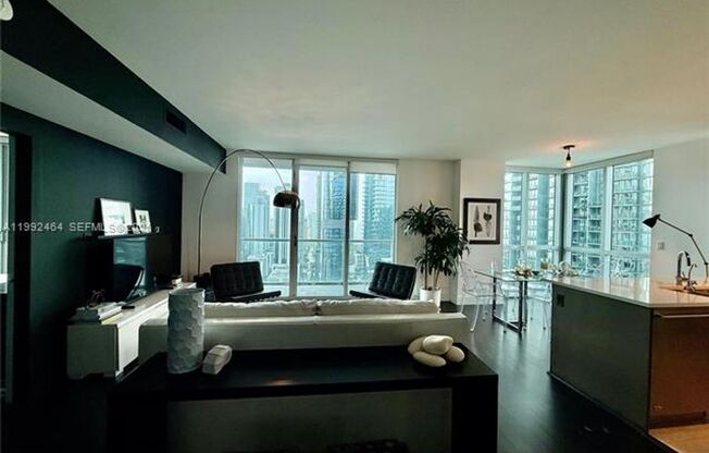 2 beds, 2 baths, 1,123 sqft, $4,650, Unit 55 SE 6th St # 3302
