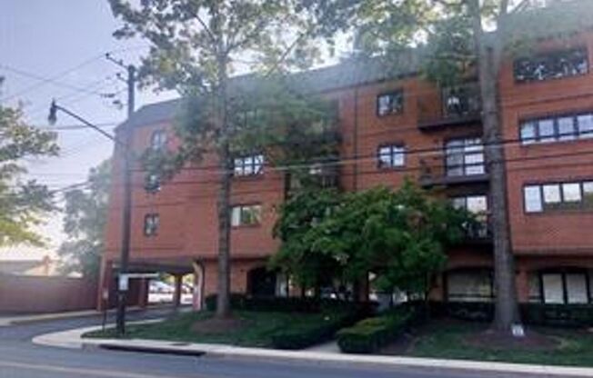 VERY SPACIOUS CONDO ON 3RD FLOOR WITH ELEVATOR