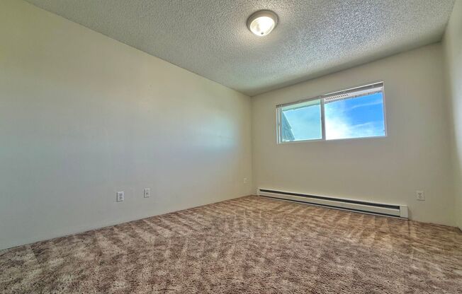 3 beds, 1.5 baths, 1,022 sqft, $1,499, Unit E36