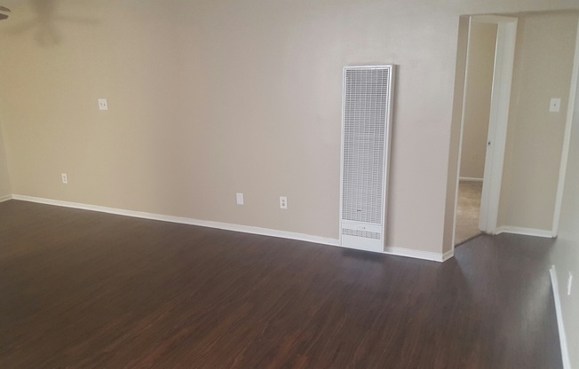 2 beds, 1 bath, $2,195