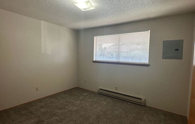 2 beds, 1 bath, 850 sqft, $1,550