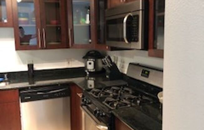 1 bed, 1 bath, $2,195, Unit # 320