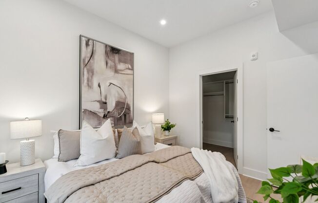 2 beds, 1 bath, 800 sqft, $2,108, Unit 308