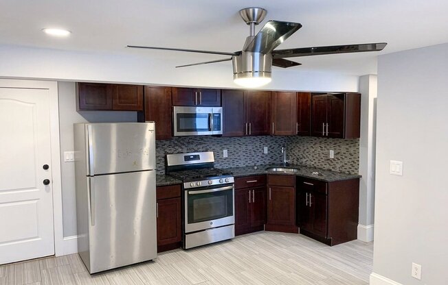 530 W King St