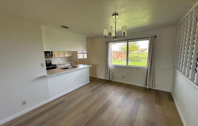 8007 Shasta Ave - Ranch Style 95758