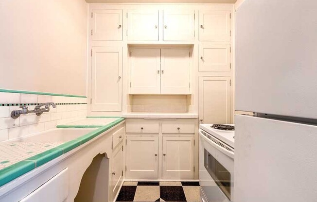 1 bed, 1 bath, 600 sqft, $1,575, Unit 203