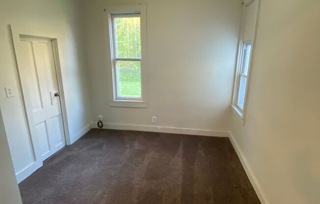 1317 ZOLLARS AVE