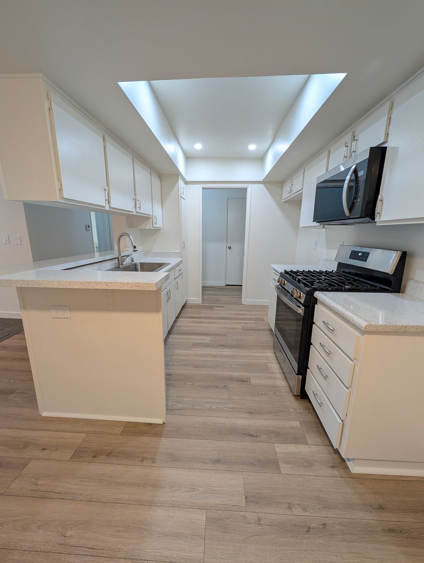 Chateau Lamont Apartments