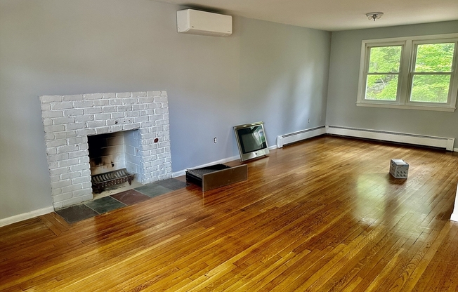 56 MOODY ST
