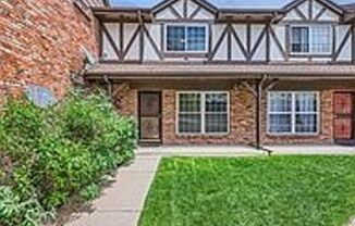 2 Bedroom 3 bath townhome in Denver