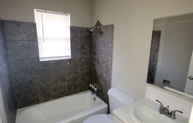 5036-5038 N Topping Duplex