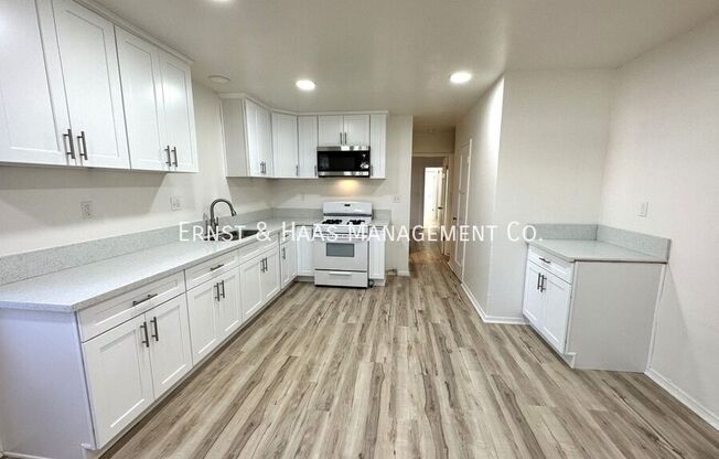 622 E 7 ST