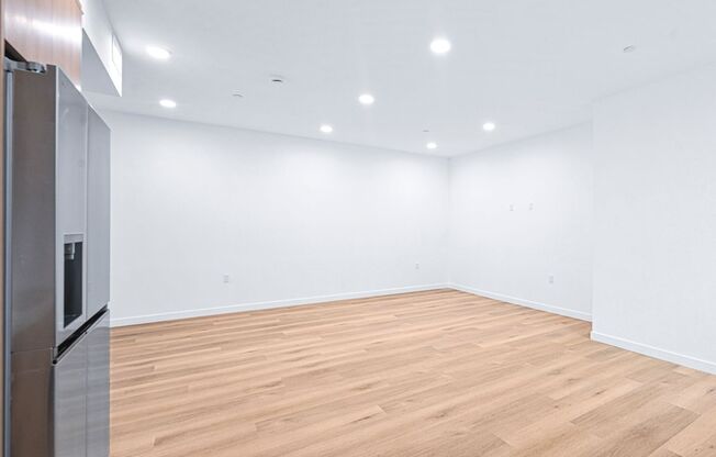 3 beds, 2 baths, 1,400 sqft, $3,700, Unit 502