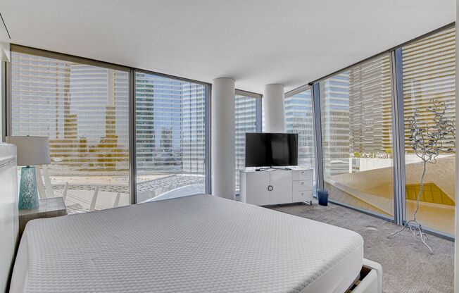 2 beds, 2 baths, $4,400, Unit # 802