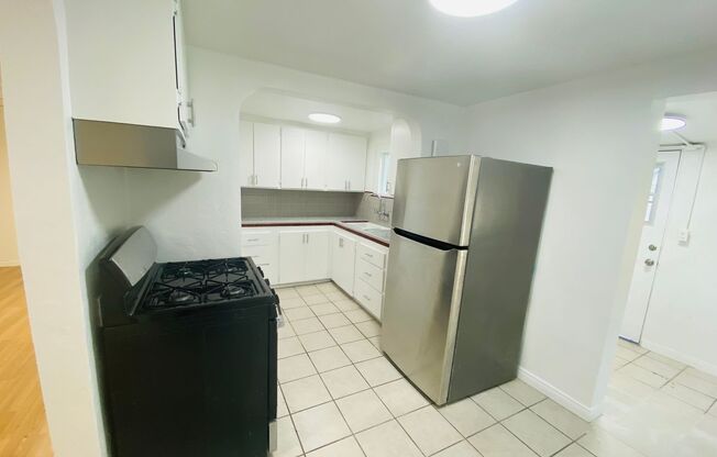 3 beds, 2 baths, 1,235 sqft, $2,860, Unit 1336 Peach Avenue Unit A
