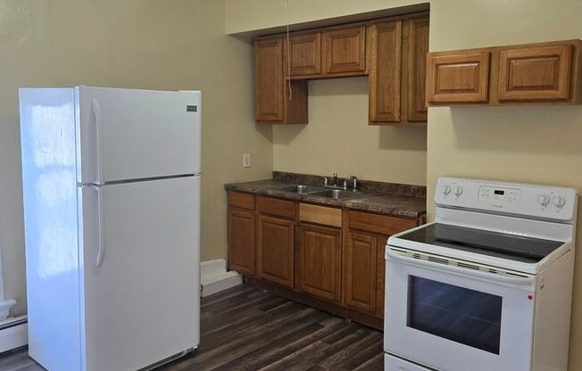 3 beds, 1 bath, 1,000 sqft, $1,450, Unit Unit 2