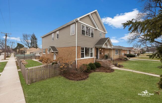 Stunning 4 Bedroom, 3.5 Bath Executive Rental