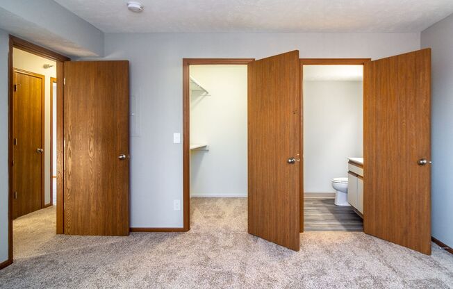 3 beds, 2 baths, 1,100 sqft, $1,156, Unit 0208