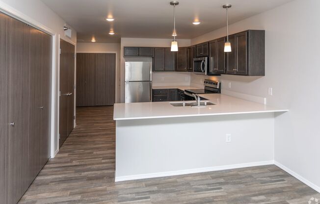3 beds, 2 baths, 1,263 sqft, $1,525, Unit 4711-231