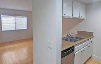 1 bed, 1 bath, $1,900, Unit Unit 106